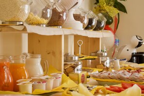 Tägliches inbegriffenes Frühstücksbuffet