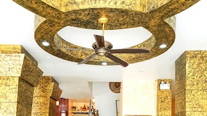 Lobby lounge - Sharaya Boutique Hotel Patong (Patong)