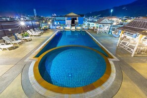 Indoor pool, outdoor pool - Sharaya Boutique Hotel Patong (Patong)