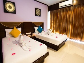 Superior Double Room with Balcony - Sharaya Boutique Hotel Patong (Patong)