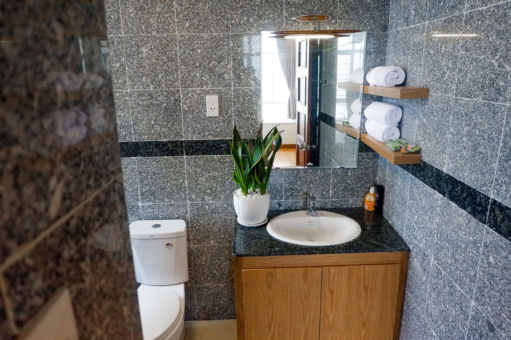 luxury apartment, 3 bedrooms, city view | bathroom | combined shower/bathtub, free toiletries, hair dryer, slippers