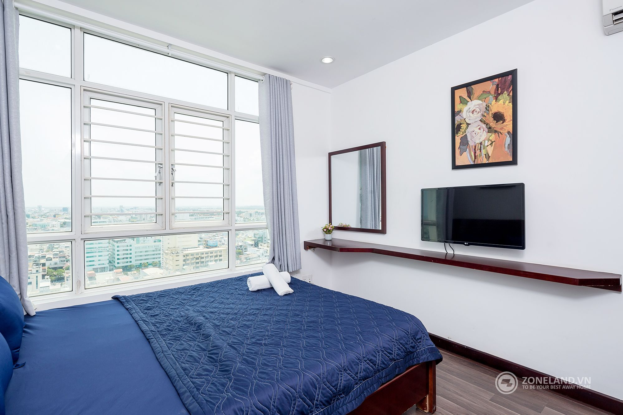 signature apartment, 3 bedrooms, pool view | desk, laptop workspace, soundproofing, free wifi