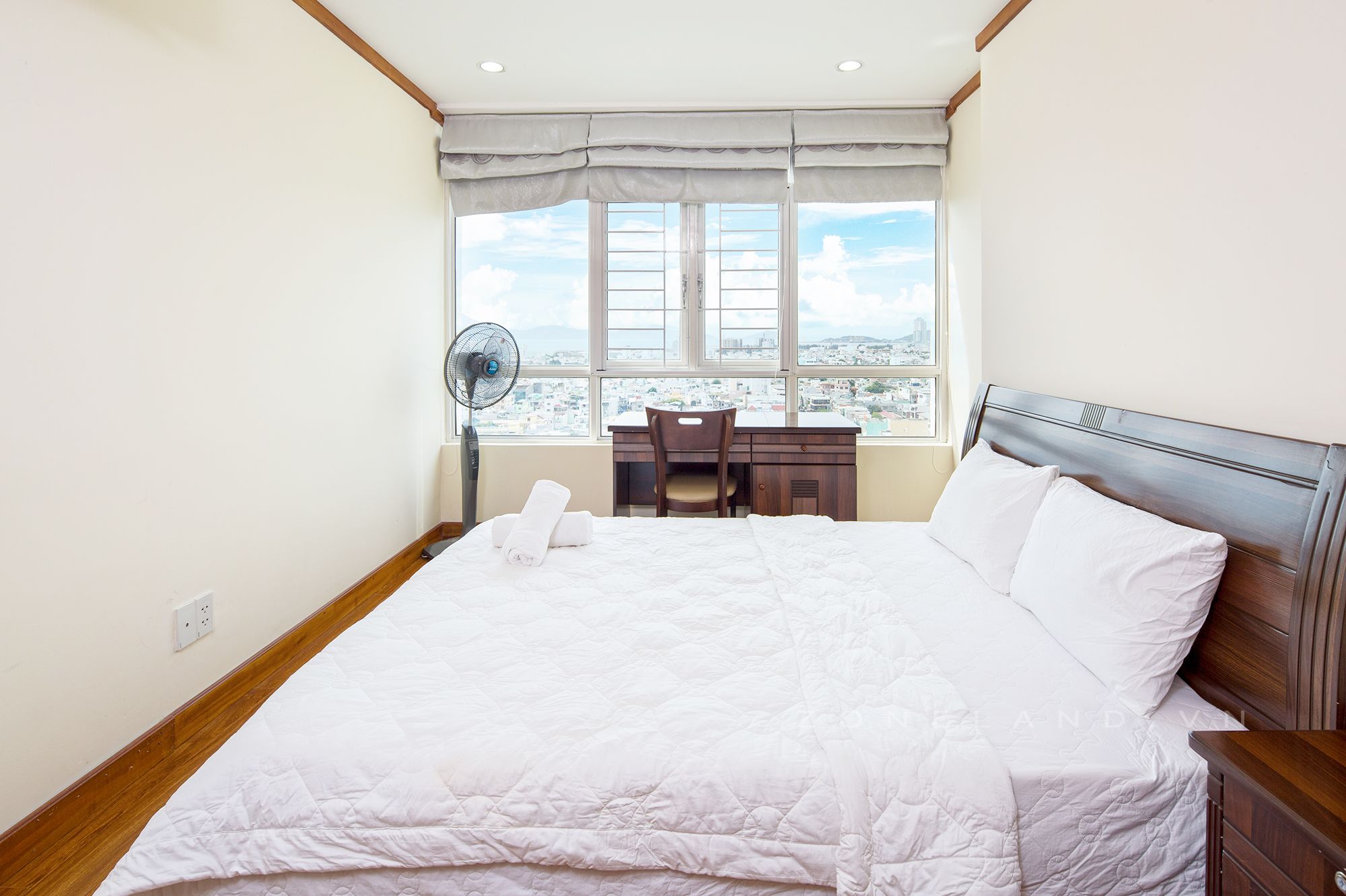 design apartment, 3 bedrooms, city view | desk, laptop workspace, soundproofing, free wifi