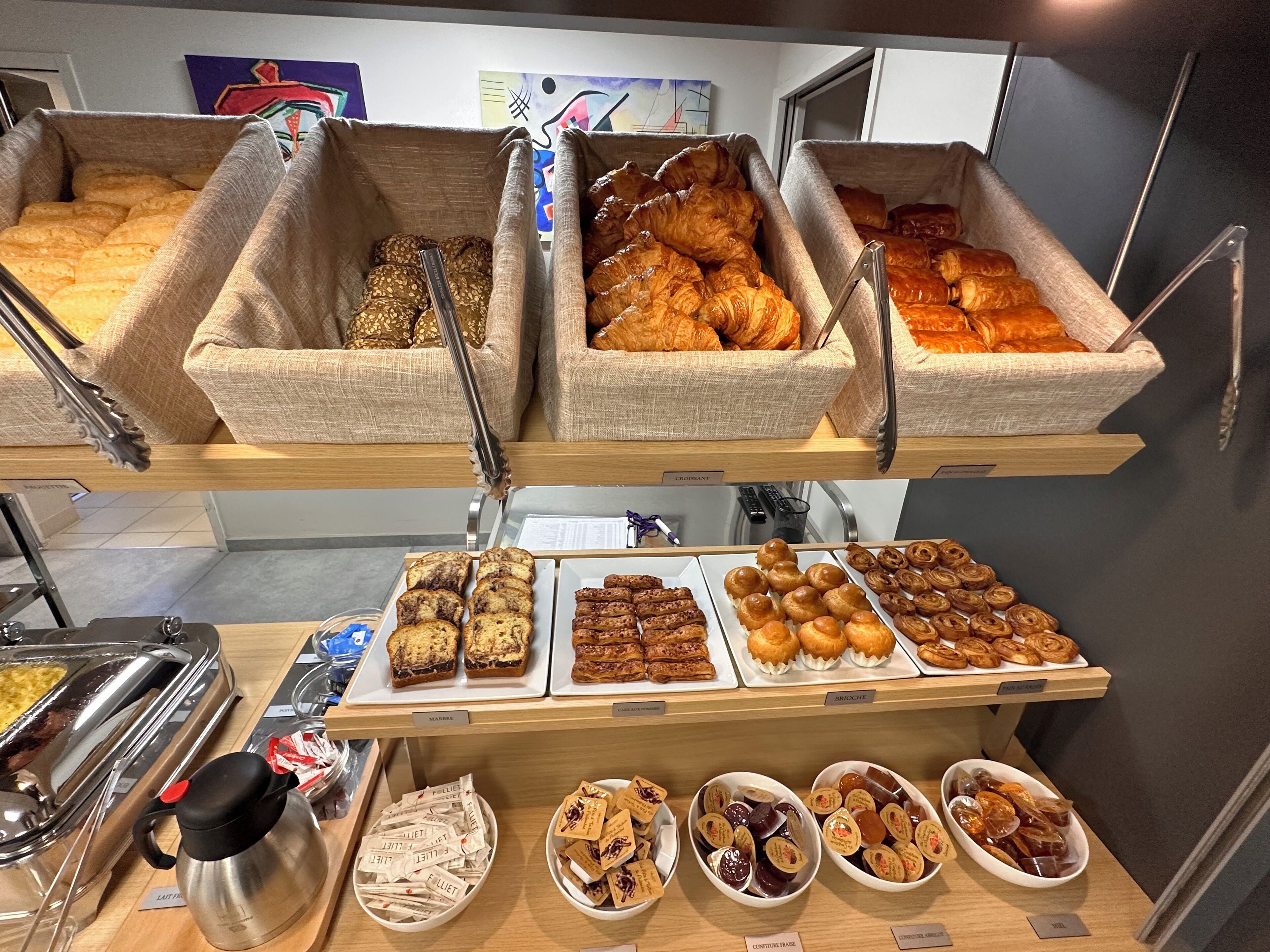 朝食 (ビュッフェ)、毎日提供 (1 名様 13.90 EUR)