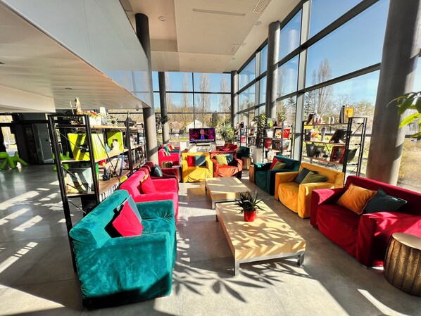 Lobby-Lounge