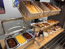 Daily buffet breakfast (EUR 13.90 per person)
