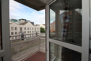 Basic Apartment, 2 Bedrooms, Balcony, City View | Balcony - Windmill Self Catering (Dublin)