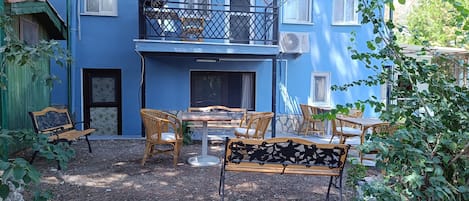 Basic Room | Living area | TV