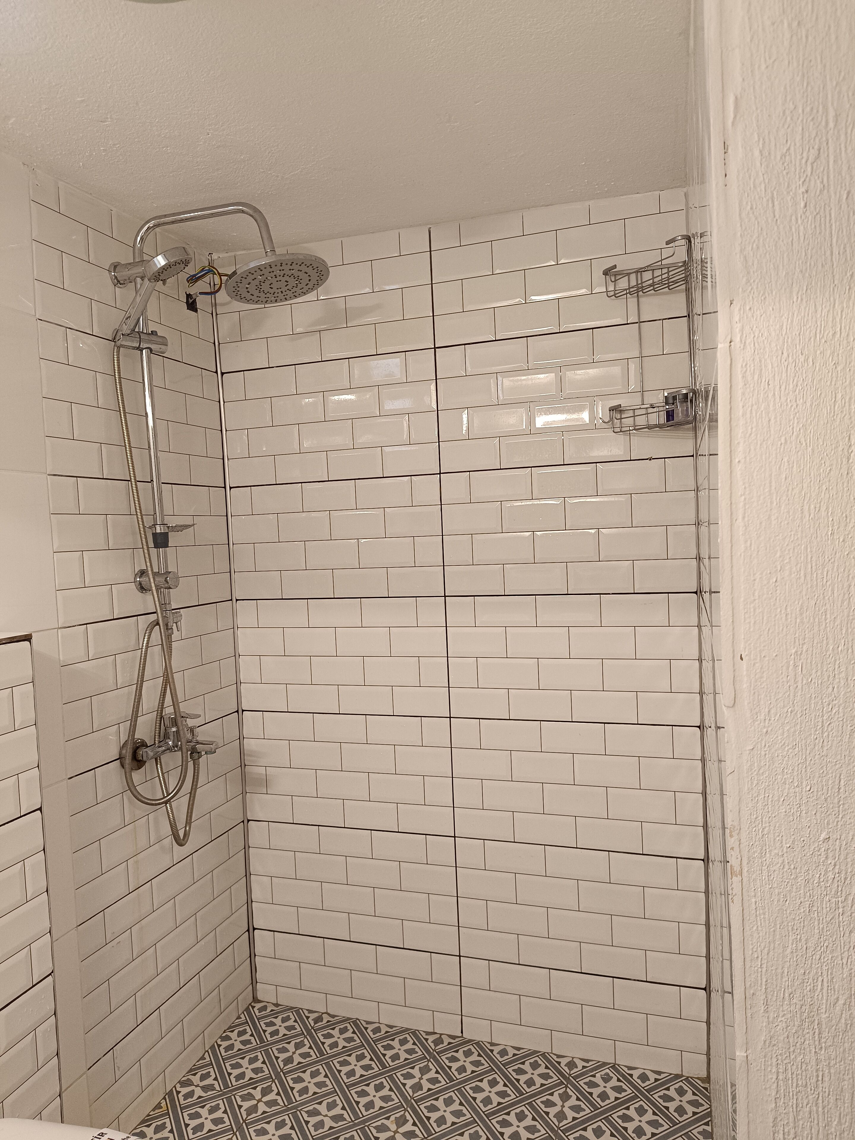 basic room | bathroom | shower, free toiletries, hair dryer, slippers