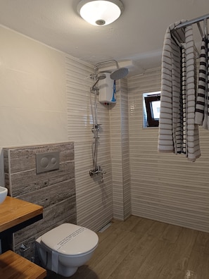 Chambre Triple | Salle de bain