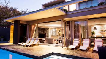 Front of property - evening/night