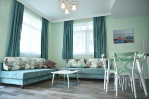 1 habitación, ropa de cama de alta calidad, minibar y escritorio 