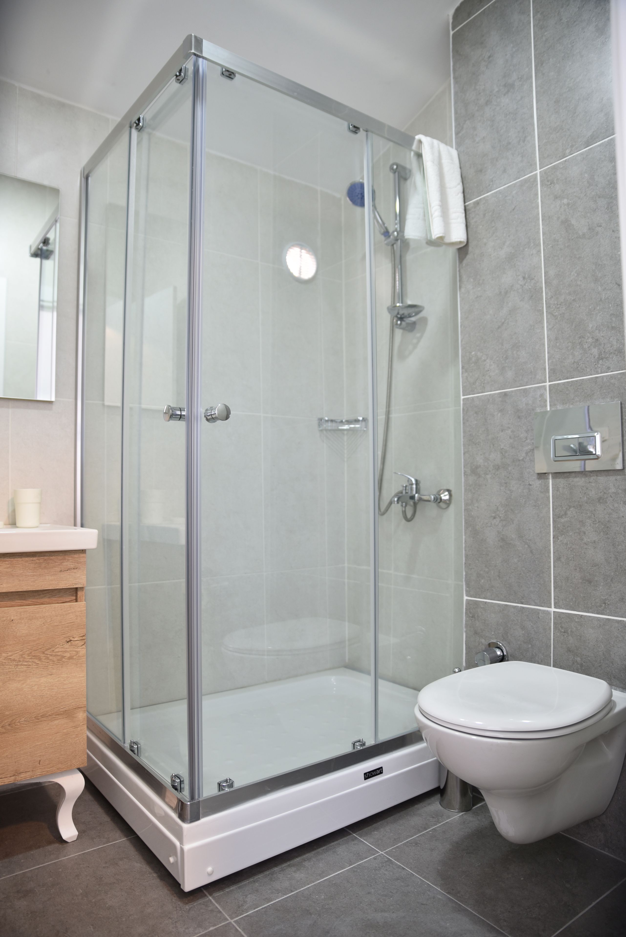 shower, free toiletries, hair dryer, slippers