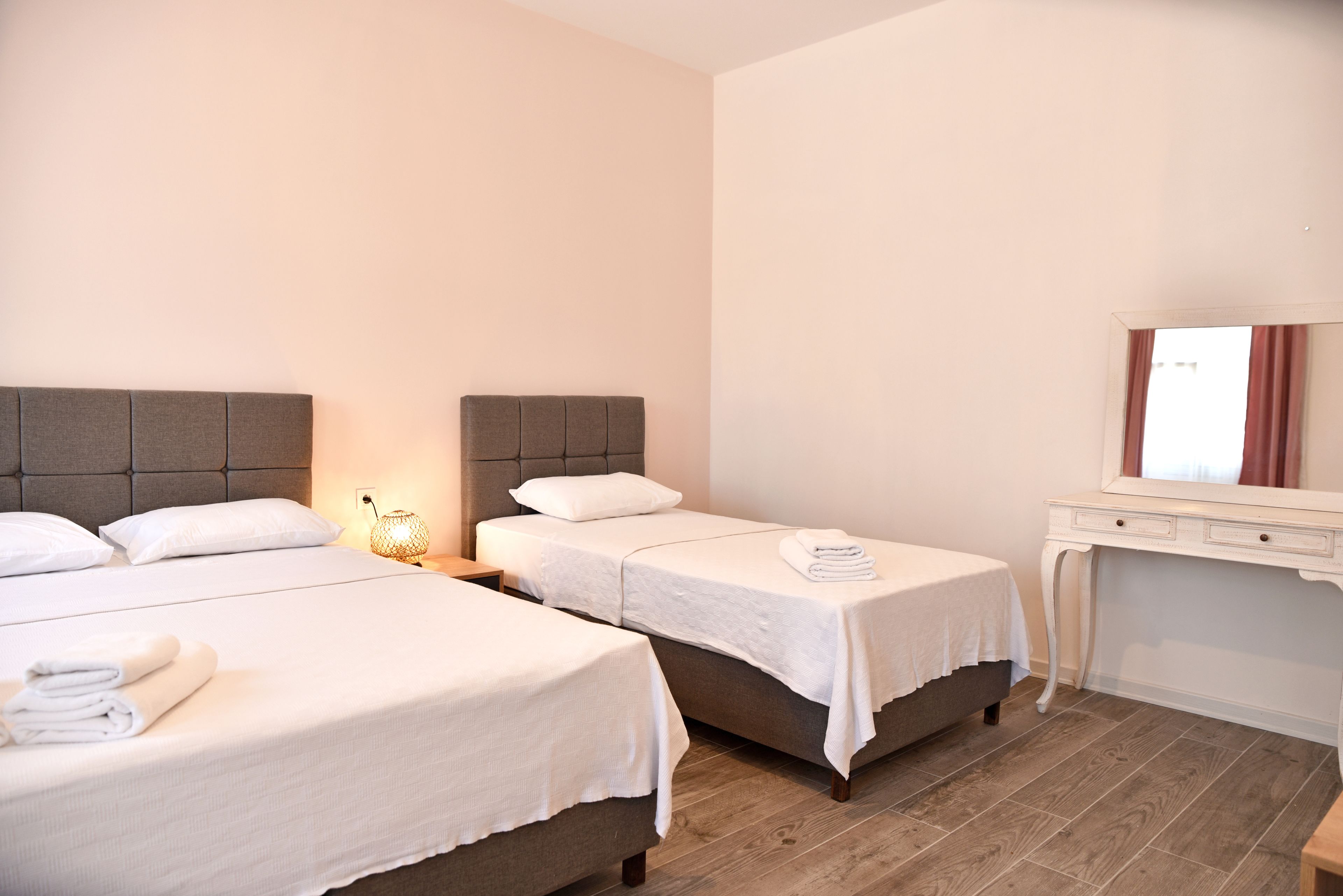 standard triple room | 1 bedroom, premium bedding, minibar, desk