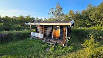 Grand Cottage, Shared Bathroom | WiFi