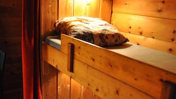 Basic Cottage, Shared Bathroom | WiFi