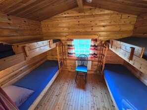 Grand Cottage, Shared Bathroom