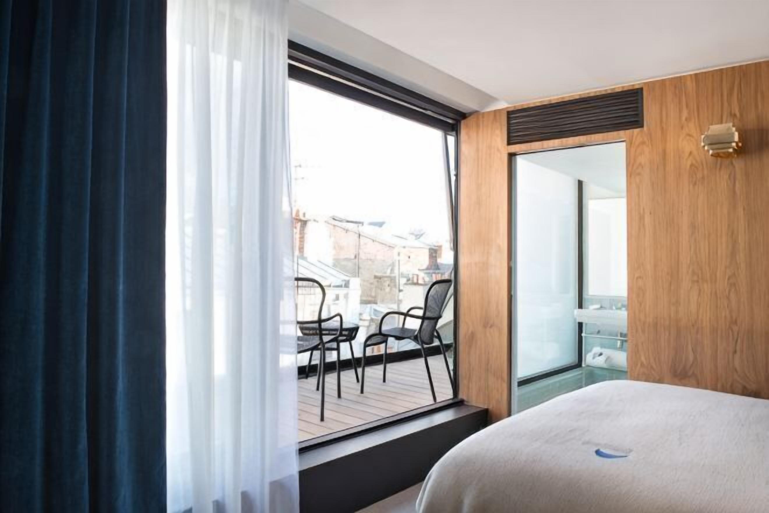 Premium bedding, down comforters, free minibar, in-room safe