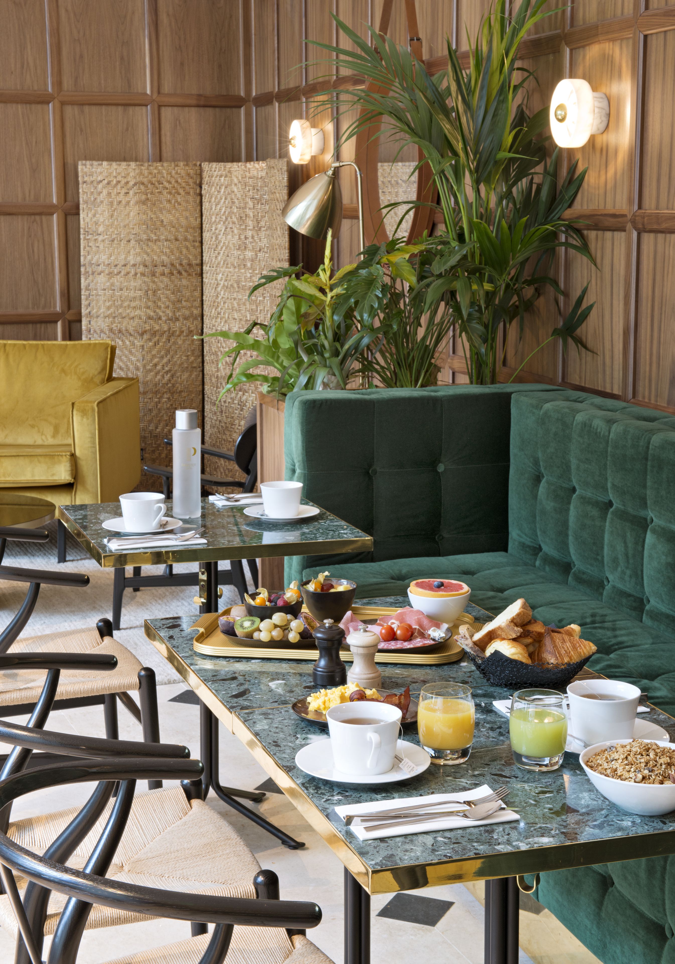 daily buffet breakfast (eur 24 per person)