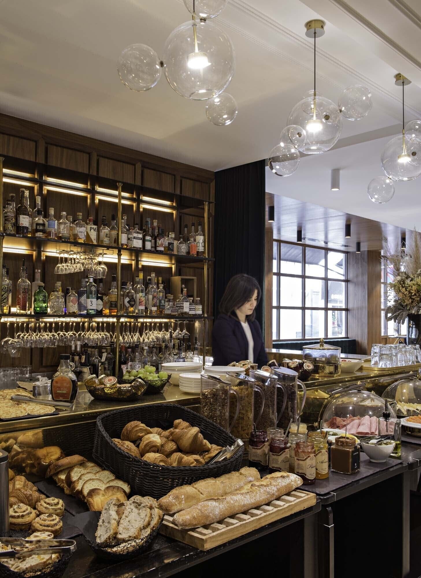 daily buffet breakfast (eur 24 per person)