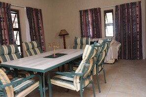 Family House | In-room dining
