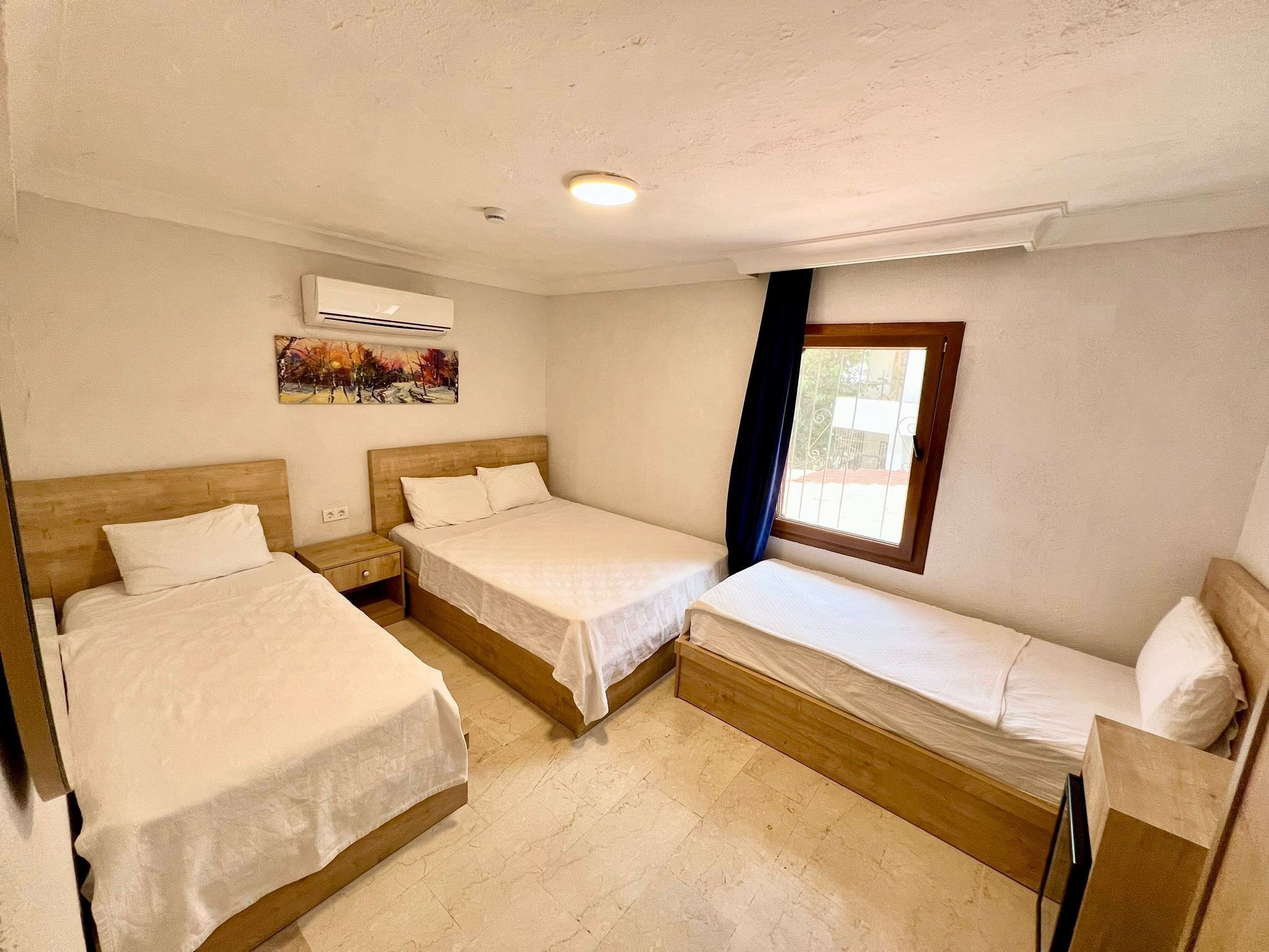standard quadruple room | 1 bedroom, individually decorated, iron/ironing board, free wifi