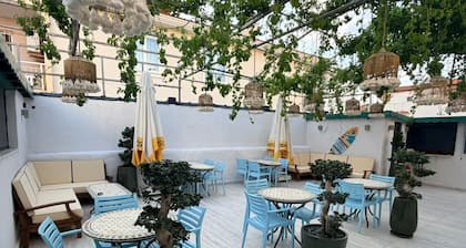 Ados Hotel