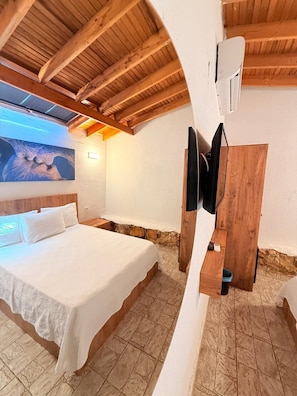 Design Room | 1 bedroom, individually decorated, iron/ironing board, free WiFi