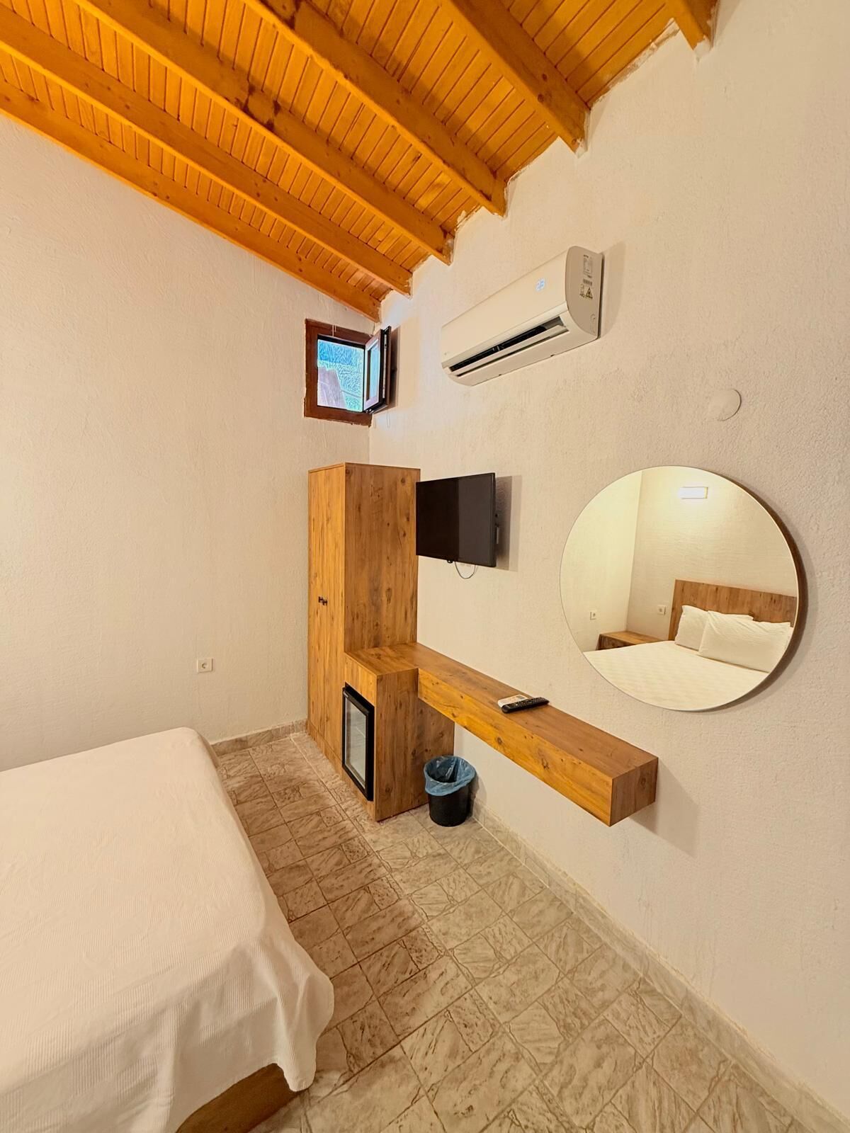 design room | 1 bedroom, individually decorated, iron/ironing board, free wifi