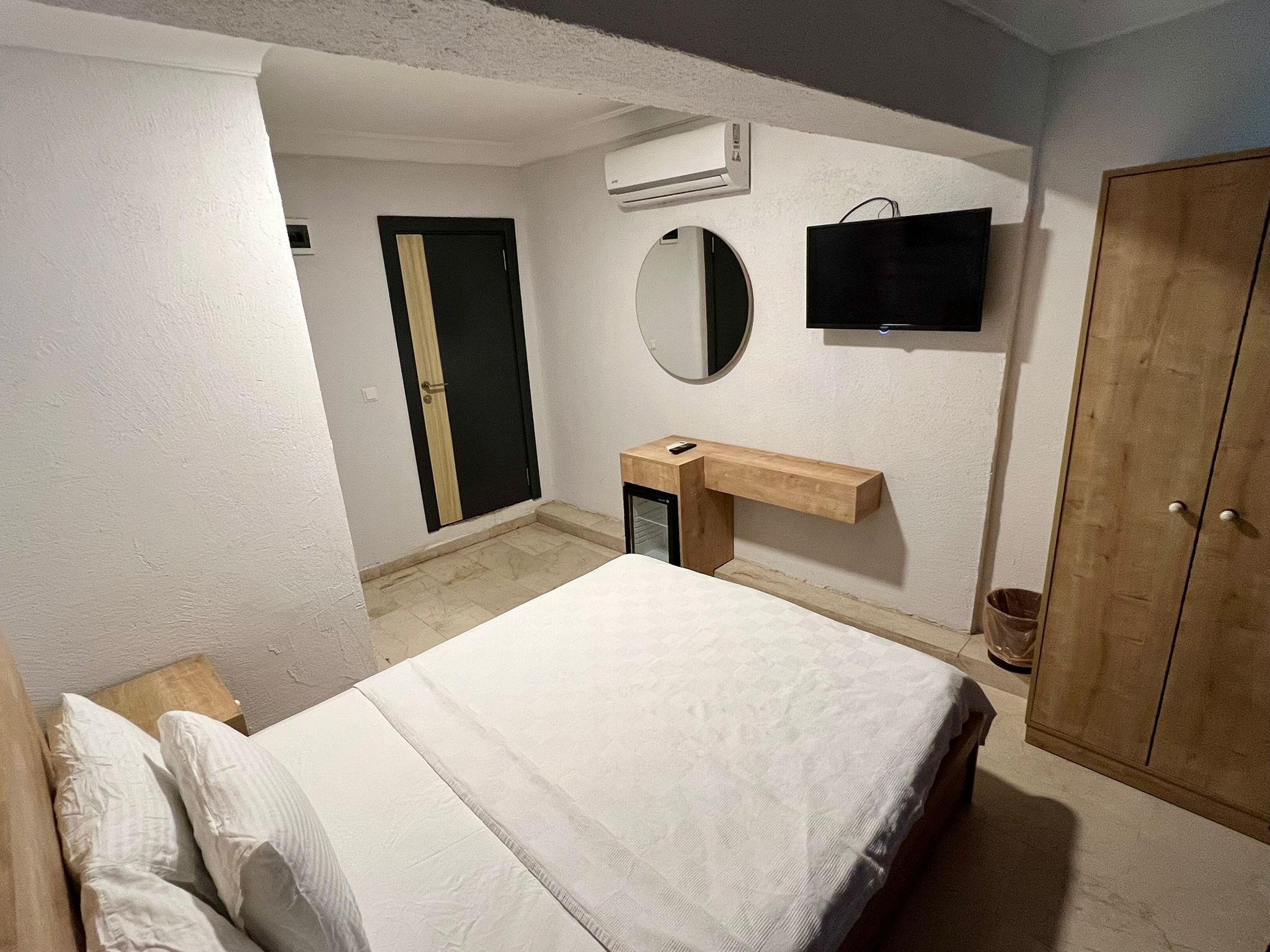 standard double room, 1 double bed | 1 bedroom, individually decorated, iron/ironing board, free wifi