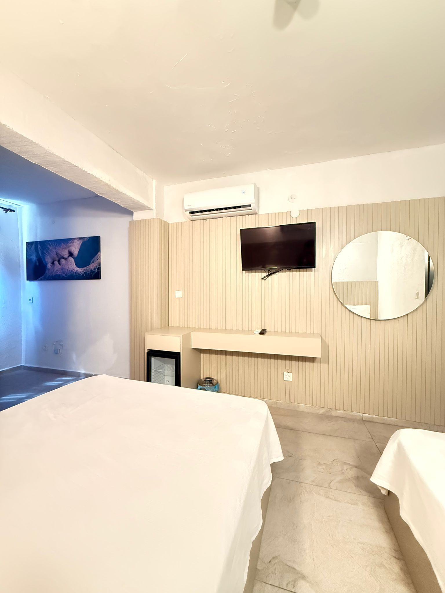 standard triple room | 1 bedroom, individually decorated, iron/ironing board, free wifi