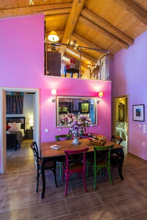 ヴィラ 2 ベッドルーム プライベートプール | リビング エリア | 42 インチの薄型テレビ (衛星放送視聴可)、プラズマテレビ、DVD プレーヤー