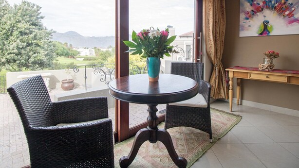 Unclassified image, 1 of 21, button - Greenways Golf Cottage (Cape Town)