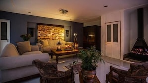 Living area - Hermanus Manor (Hermanus)