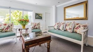 Living area - Hermanus Manor (Hermanus)