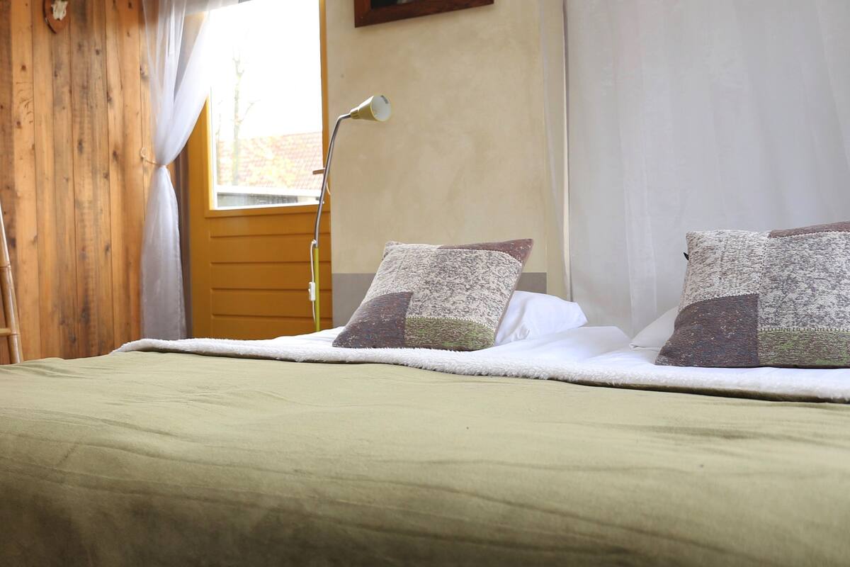 Doppelzimmer, Balkon | Zimmersafe, Babybetten, Zustellbetten, kostenloses WLAN