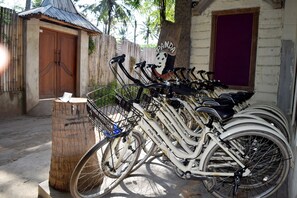Bicycling - Panda Cottage - Hostel (Gili Trawangan)
