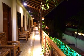 Terrace/patio - Panda Cottage - Hostel (Gili Trawangan)