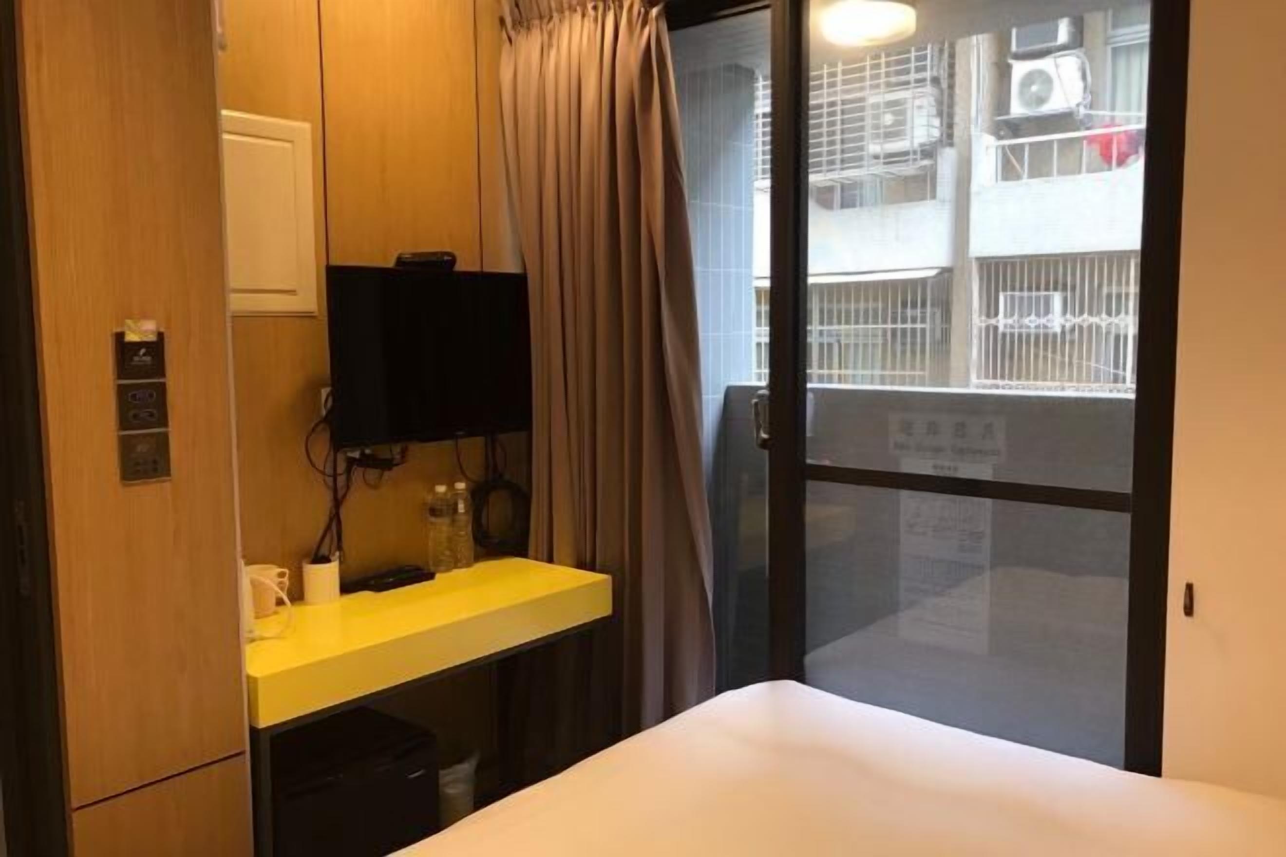 Cortinas blackout, sistema de insonorización y wifi gratis 