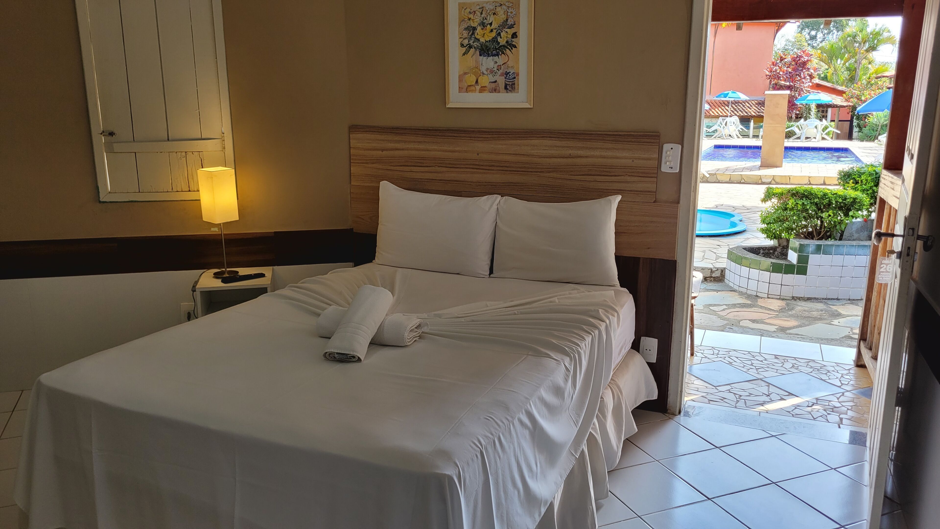Minibar, free WiFi, bed sheets