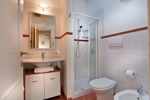 Appartement, 1 chambre | Salle de bain