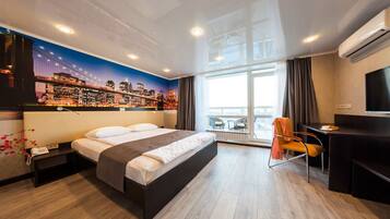 Premium bedding, down duvets, in-room safe, individually furnished