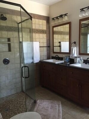 Free toiletries, hair dryer, bathrobes, towels