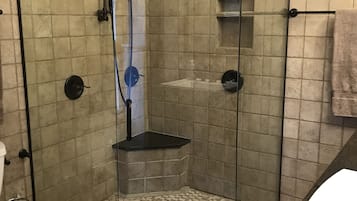 Exclusive Suite, 1 King Bed (Chambre Rouge) | Bathroom | Free toiletries, hair dryer, bathrobes, towels