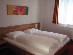 In-room safe, desk, iron/ironing board, free WiFi - Hotel Schillerhof (Voecklabruck)