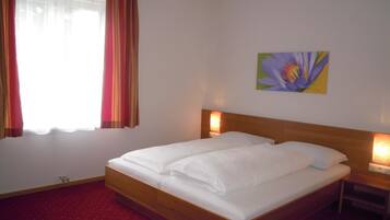 Zimmersafe, Schreibtisch, Bügeleisen/Bügelbrett, kostenloses WLAN