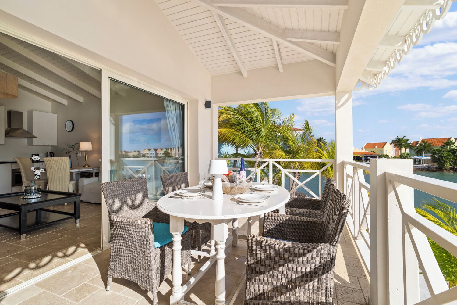 デラックス アパートメント クイーンベッド 1 台ソファーベッド付き | テラス / パティオ