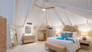 Luxury Apartment, 2 Queen Beds, Marina View | Premium bedding, Tempur-Pedic beds, in-room safe, laptop workspace - Caribbean Lofts Bonaire (Kralendijk)