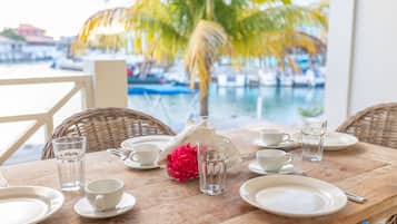 Deluxe Apartment, 1 Queen Bed, Marina View | Terrace/patio
