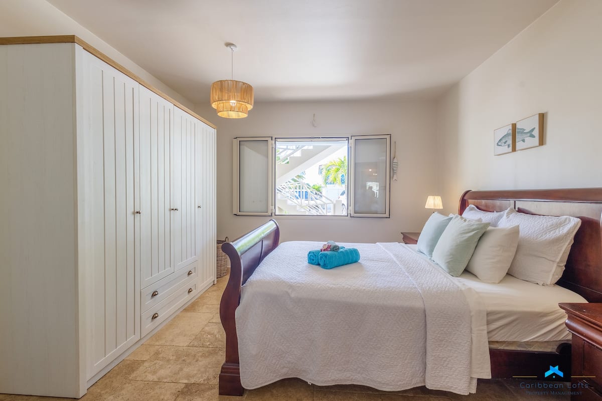 Family Condo, 1 Queen Bed with Sofa bed, Terrace, Marina View | 1 bedroom, premium bedding, Tempur-Pedic beds, in-room safe